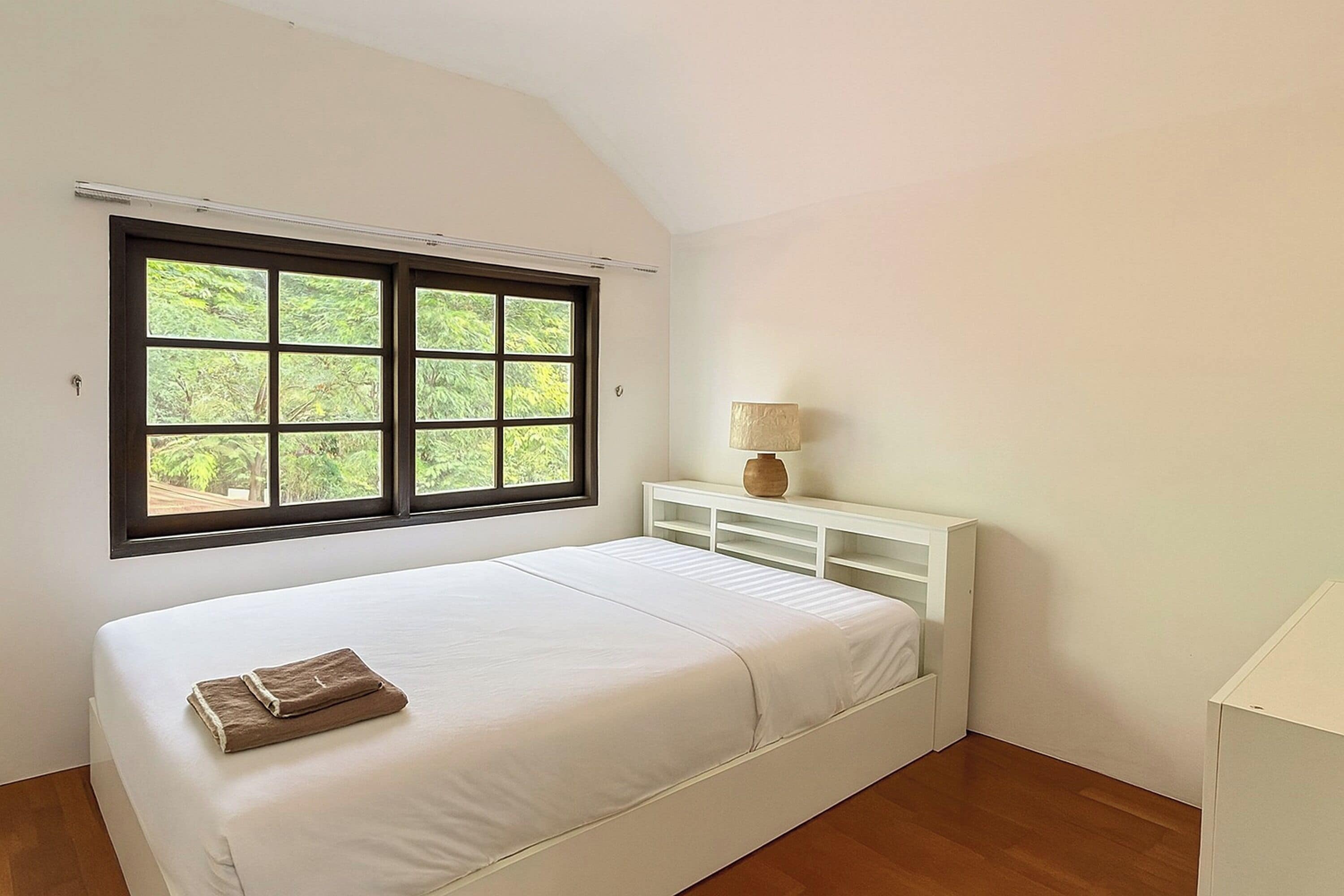 Ropa de cama de alta calidad y minibar 