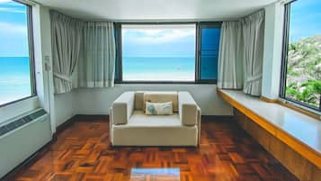 Family Seafront | Living area | TV
