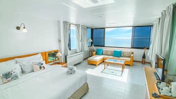 Family Seafront  | Minibar, in-room safe, desk, free WiFi