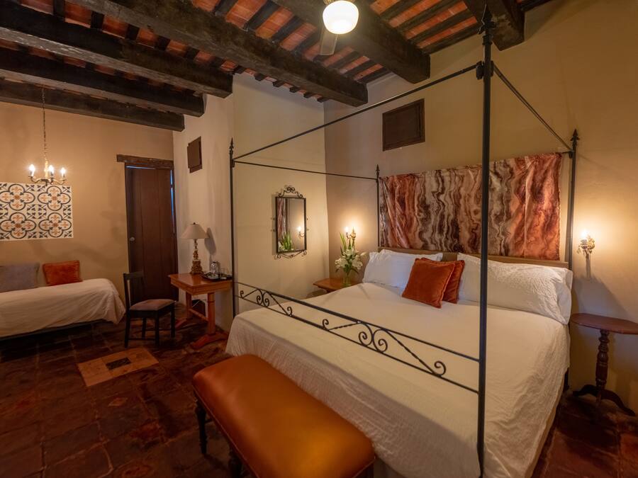 Comfort Room | Zimmersafe, Schreibtisch, Bügeleisen/Bügelbrett, kostenloses WLAN