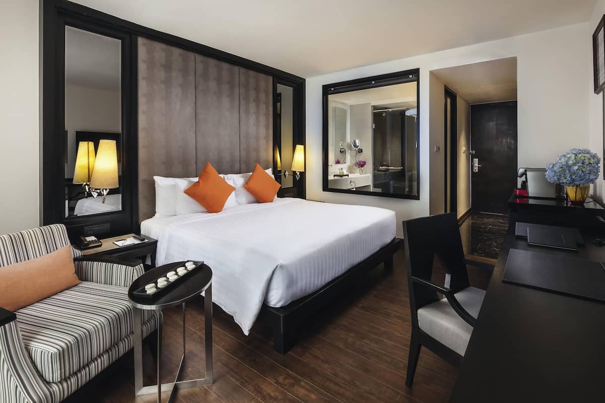 1 bedroom, premium bedding, in-room safe, desk