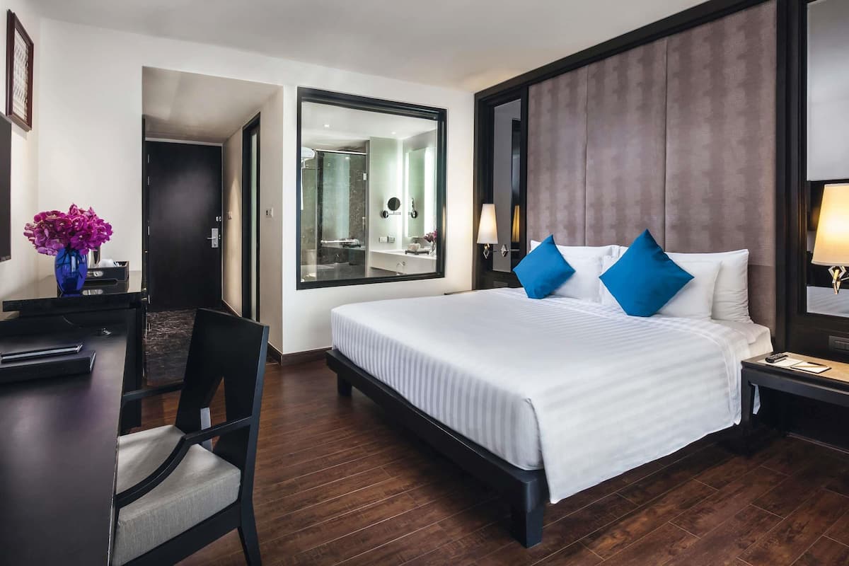 Deluxe Room, 1 King Bed