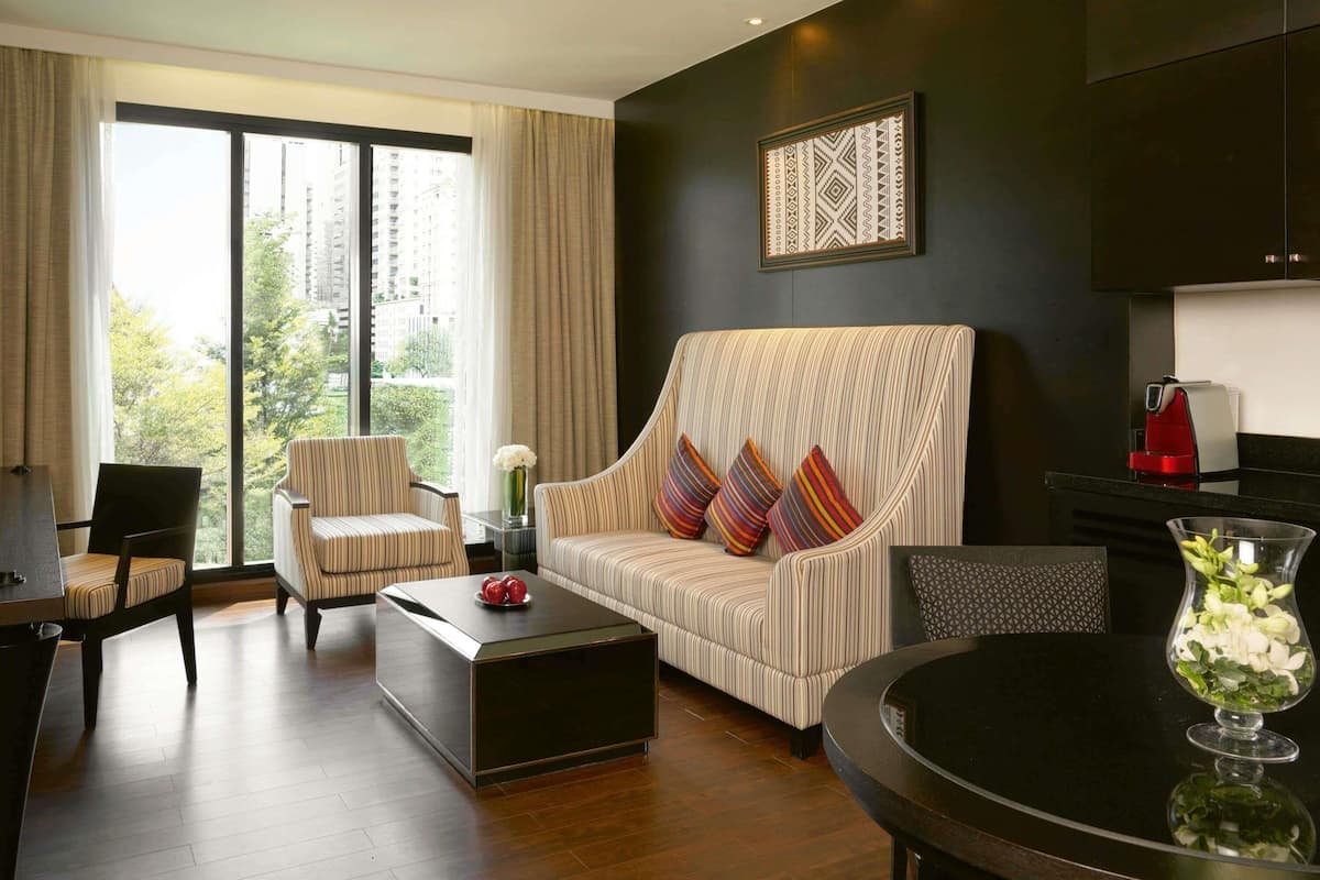 Junior Suite, 1 King Bed