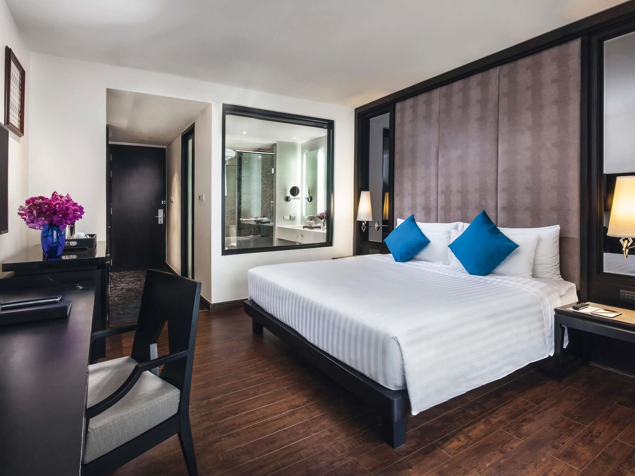 Phòng Deluxe, 1 giường cỡ king | Bộ đồ giường cao cấp, két bảo mật tại phòng, bàn 