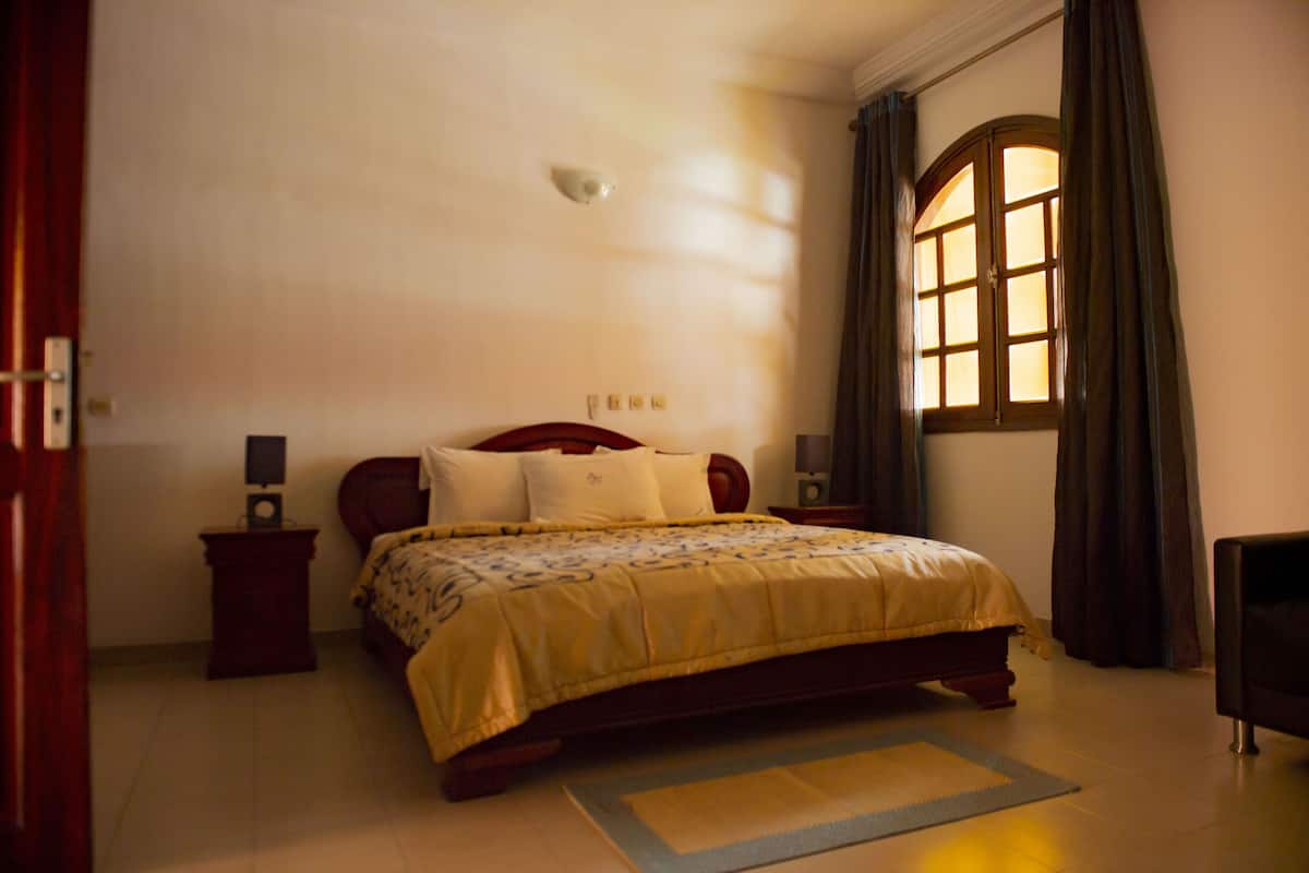 Deluxe Studio Suite | Frette Italian sheets, premium bedding, minibar, individually decorated