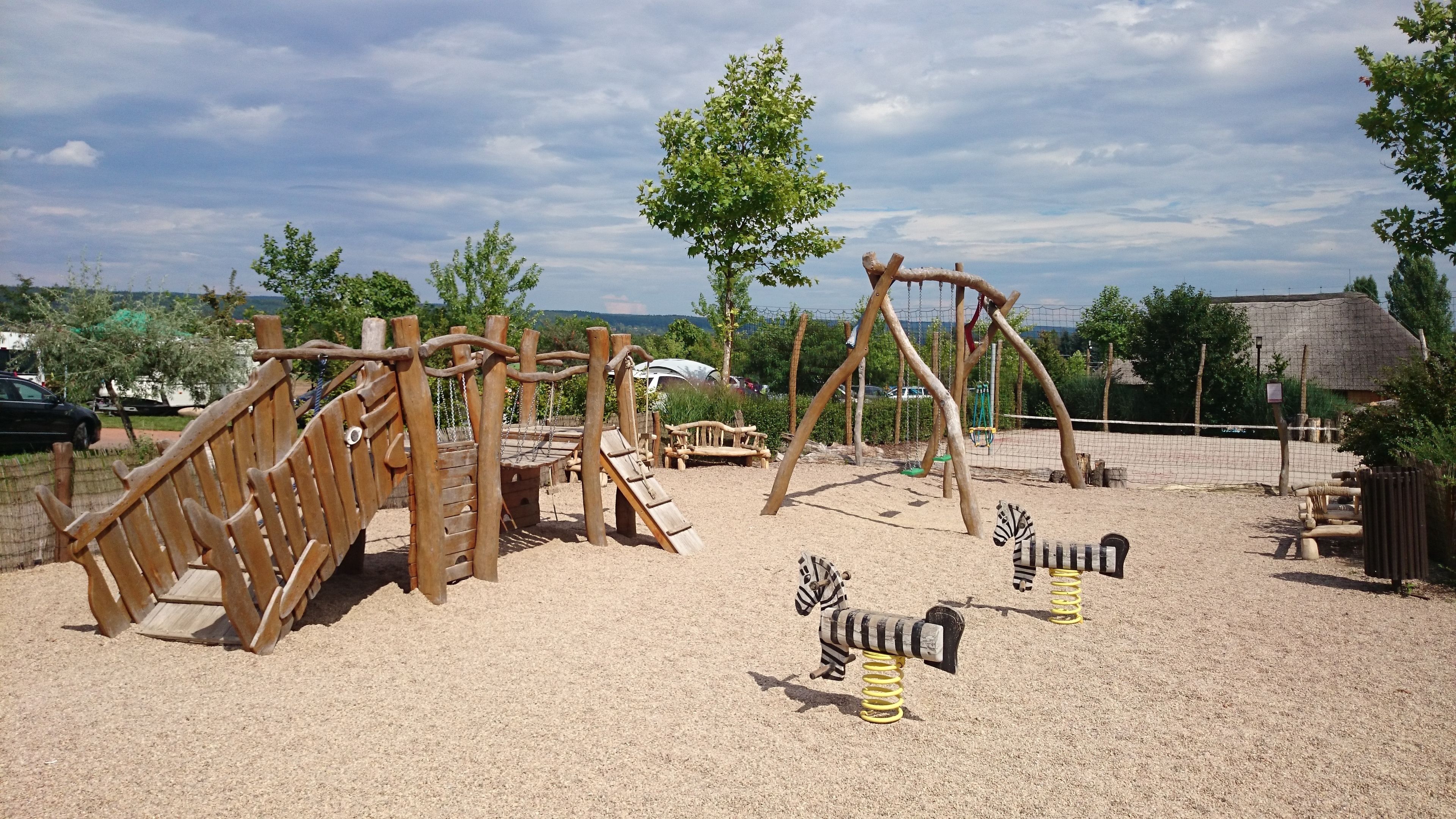 Área de juegos infantiles al aire libre