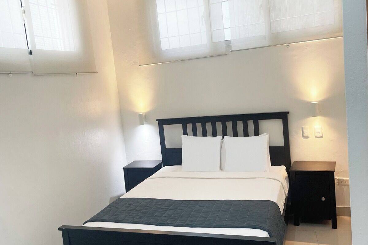 Departamento Deluxe, 2 habitaciones, para no fumadores, 2 baños | Ropa de cama hipoalergénica y caja de seguridad en la habitación