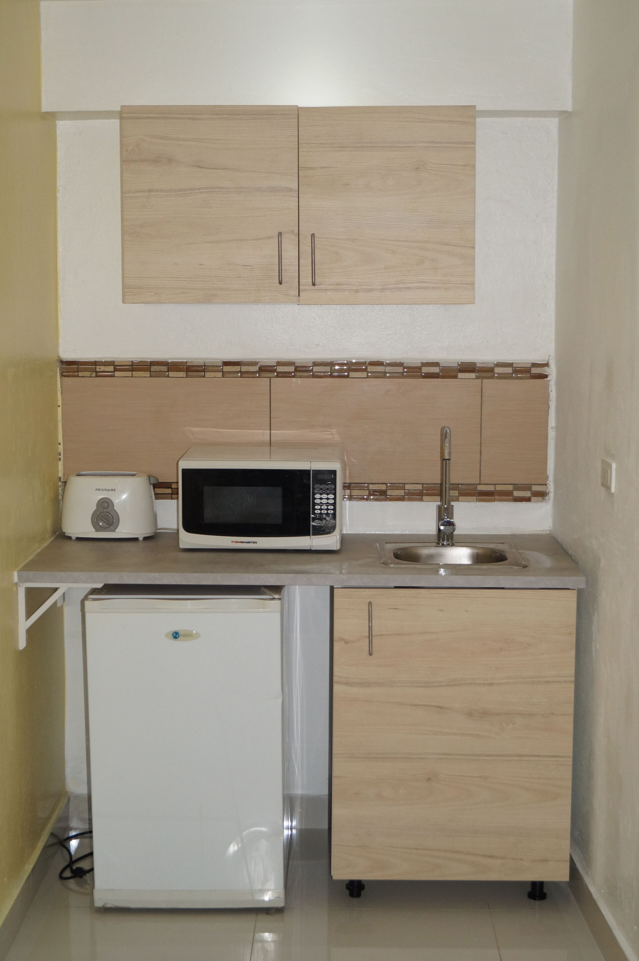 fridge, dining tables