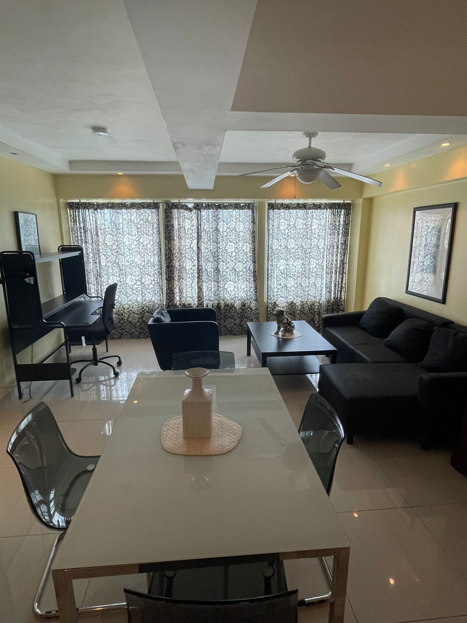 42-inch smart tv with digital channels, tv