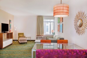 Suite, 1 Bedroom | Living area