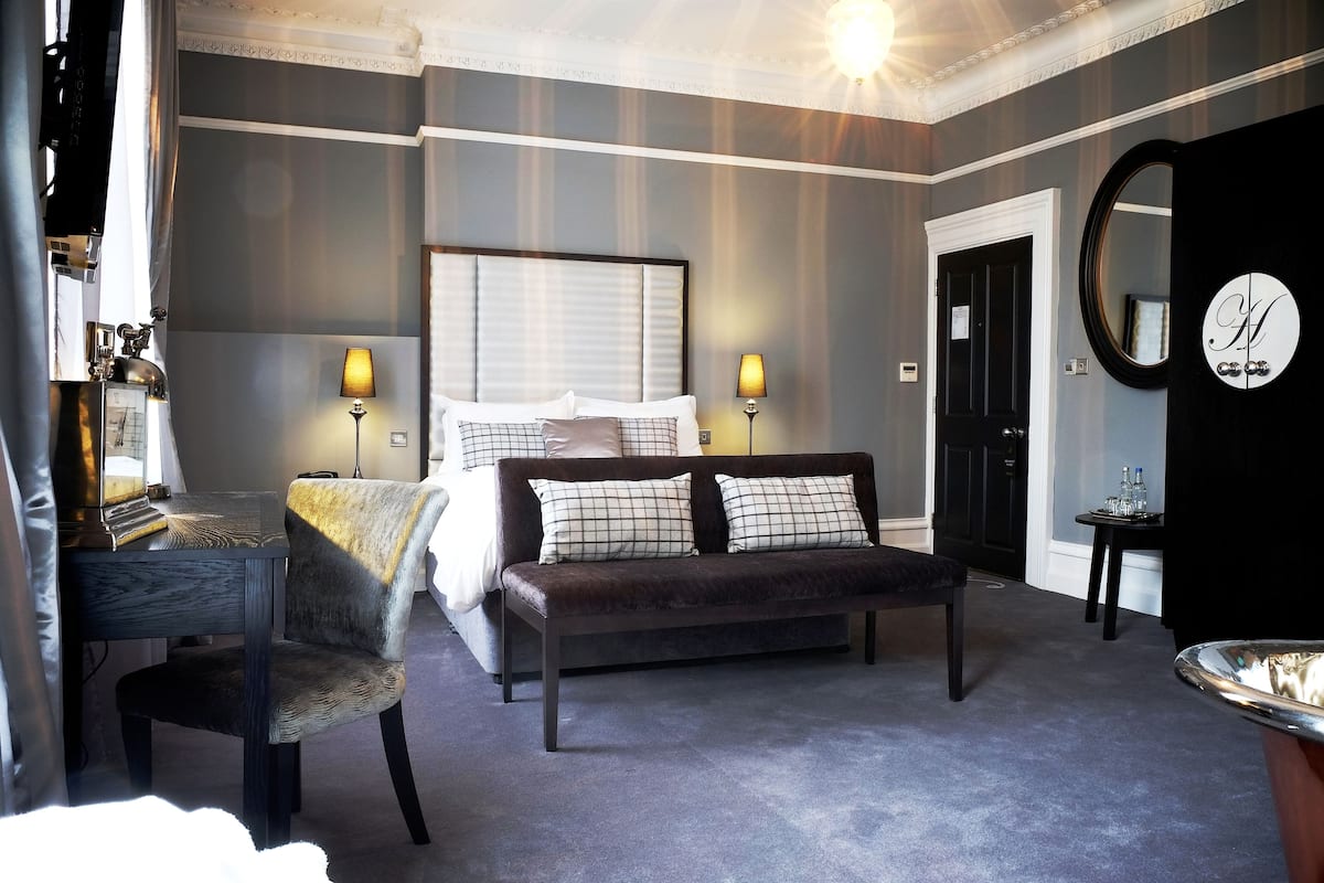premium bedding, in-room safe, individually decorated