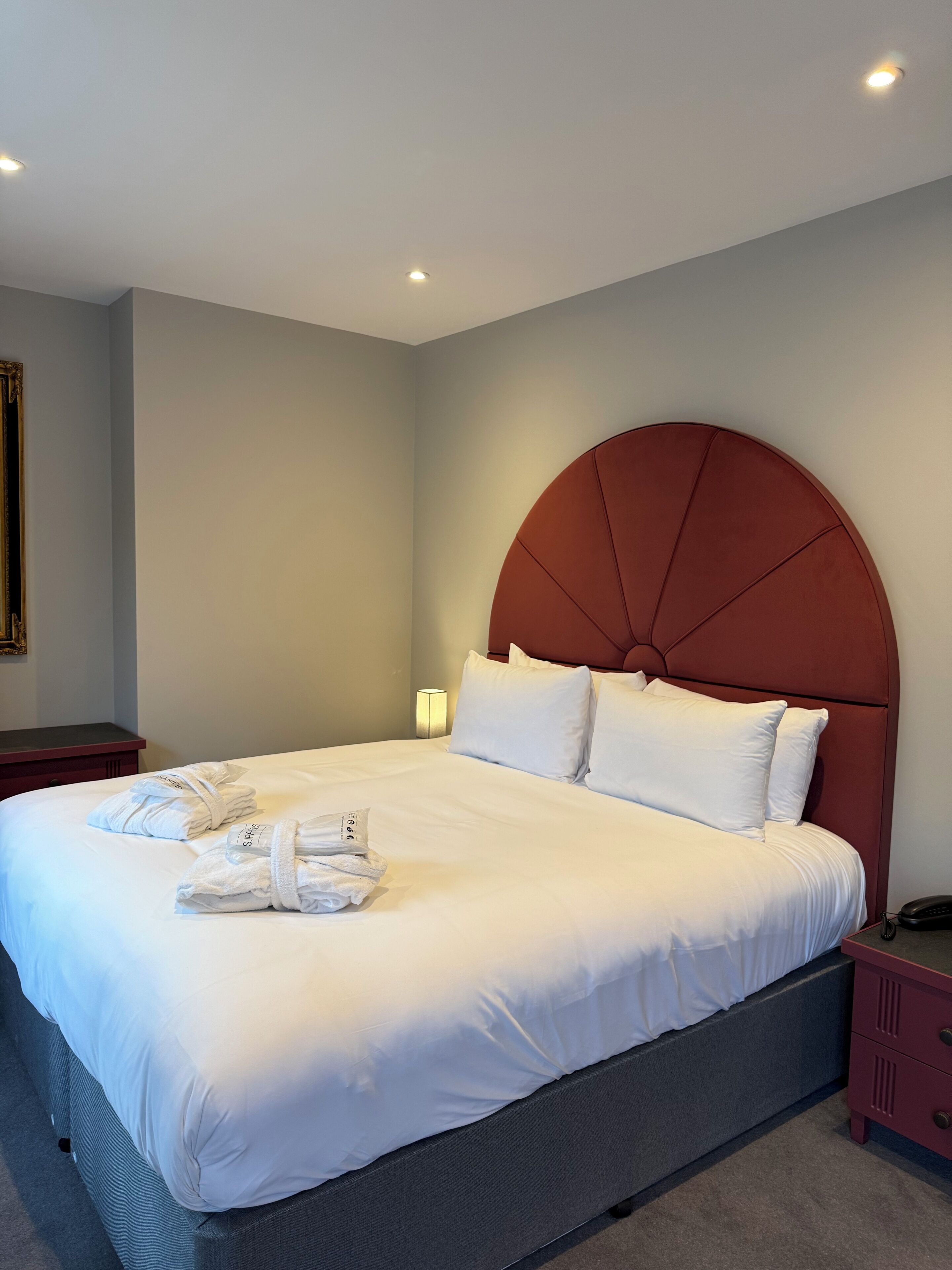 Quarto casal exclusivo | Roupas de cama premium, cofres nos quartos, individualmente decorados