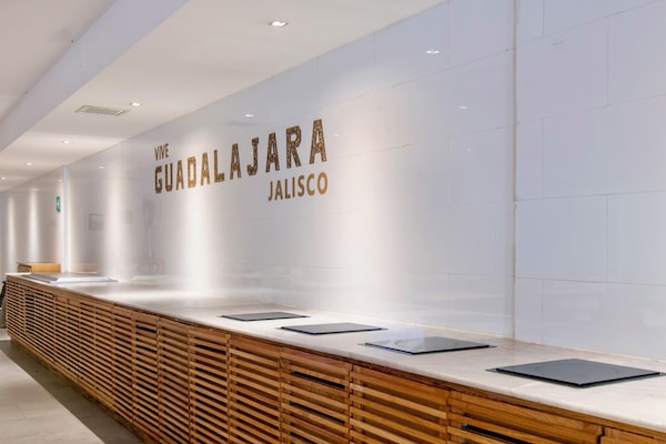 Café da manhã, almoço e jantar; culinária internacional