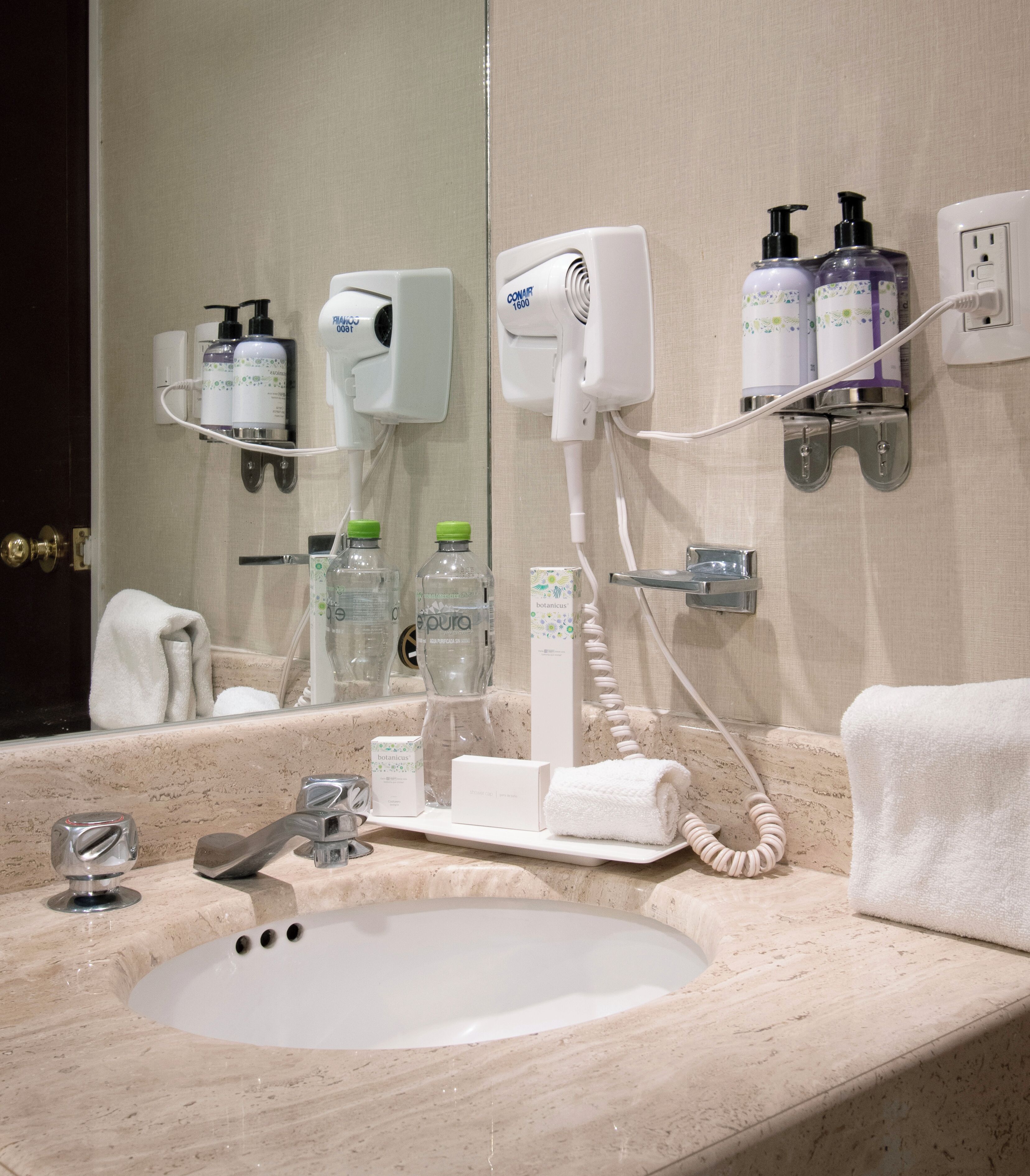 Photo - Hotel Plaza Génova Centro