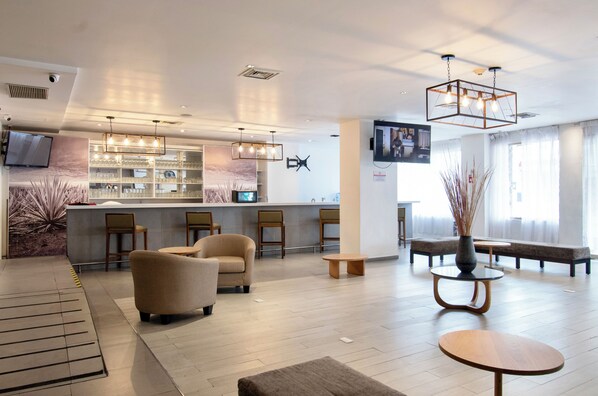 Breakfast, lunch, dinner served; international cuisine 