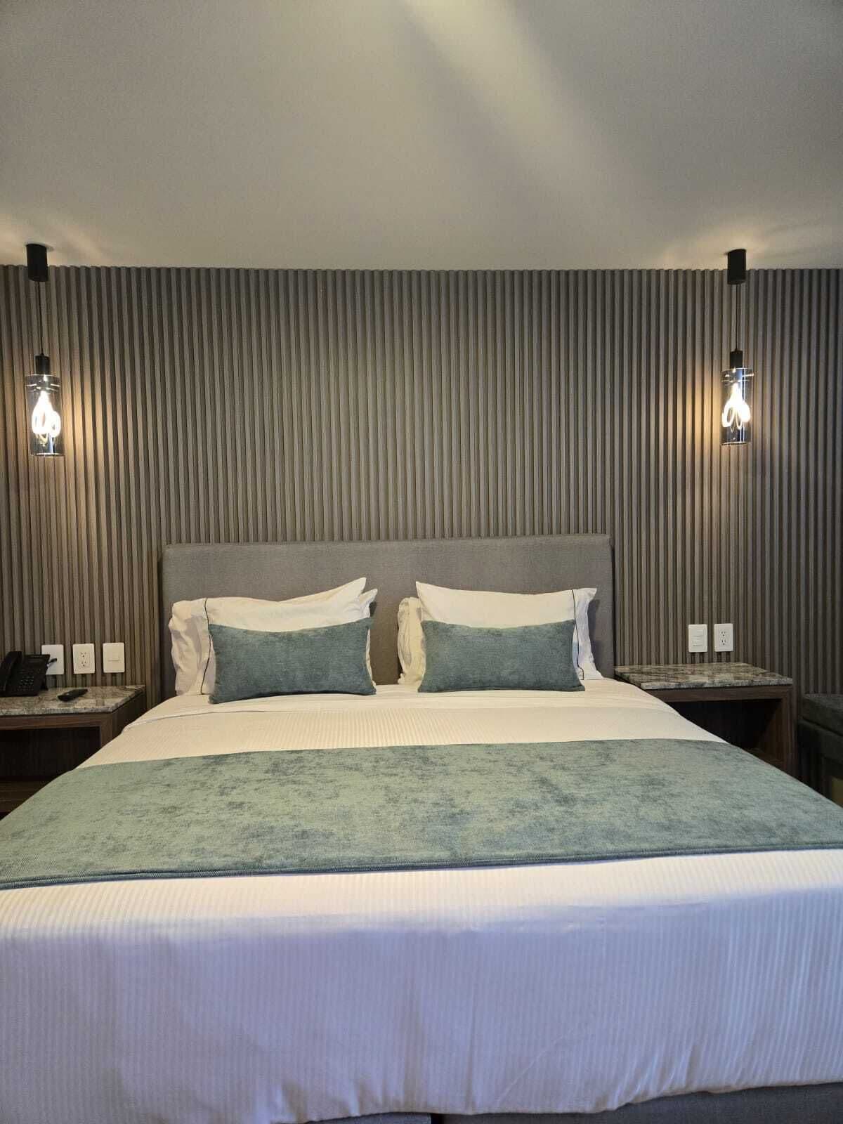 Deluxe Room, 1 King Bed