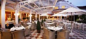 Se ofrece un desayuno a la carta (750 THB por persona)