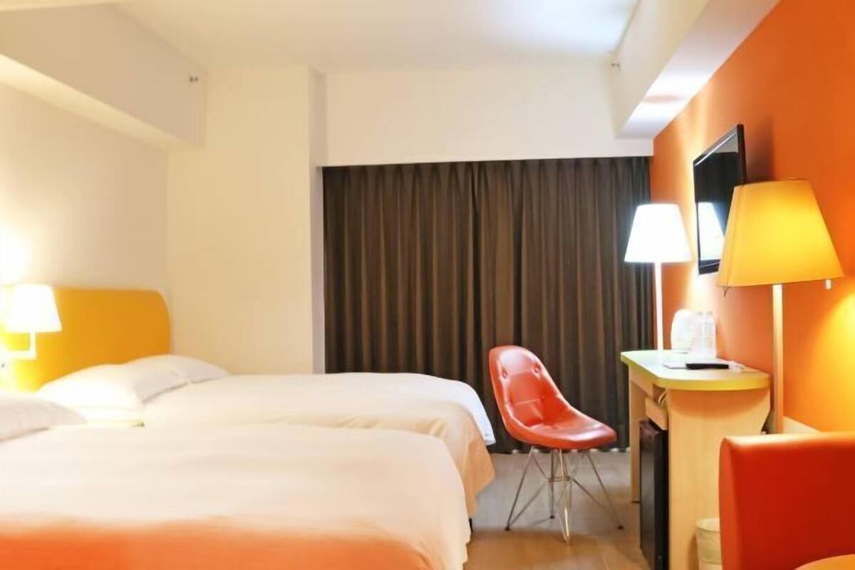 In-room safe, desk, soundproofing, free WiFi