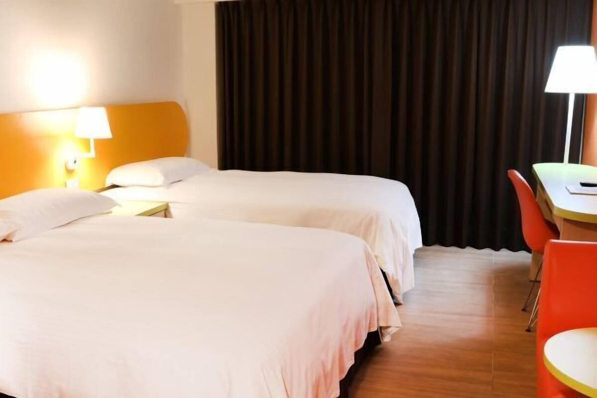 In-room safe, desk, soundproofing, free WiFi