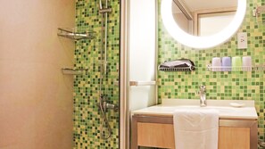 Shower, hair dryer, towels, soap - Fullon Poshtel Kenting (Hengchun)