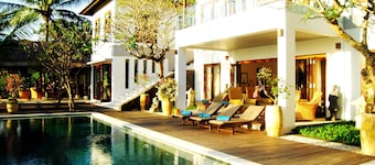 Villa Matahari Terbenam