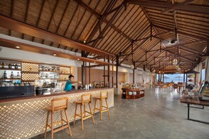 Breakfast, lunch, dinner served; international cuisine - Lembongan Beach Club and Resort (Lembongan Island)