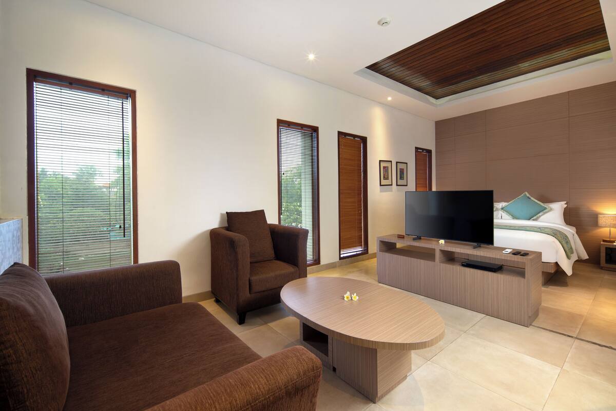 Grand Deluxe Living Room with Return Boat Transfer and Shuttle Denpasar - Sanur - Denpasar | In-room safe, desk, blackout drapes, free WiFi