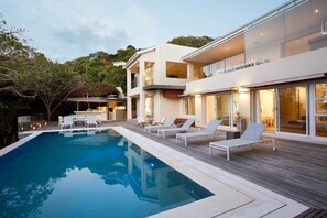 Exterior - Number Eleven Self Catering Villa (Knysna)