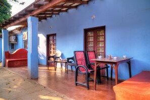 Chambre familiale, balcon, vue sur le jardin | Vue du balcon
