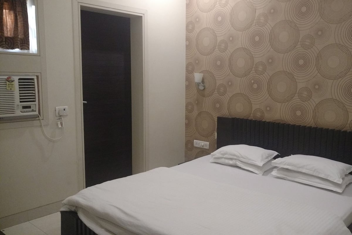 Family Suite | Laptop workspace, free WiFi, bed sheets