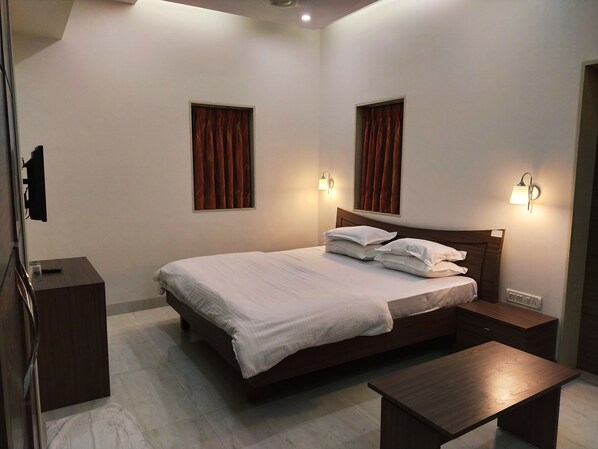 Chambre Double Exécutive | Espace de travail pour ordinateur portable, Wi-Fi gratuit, draps fournis