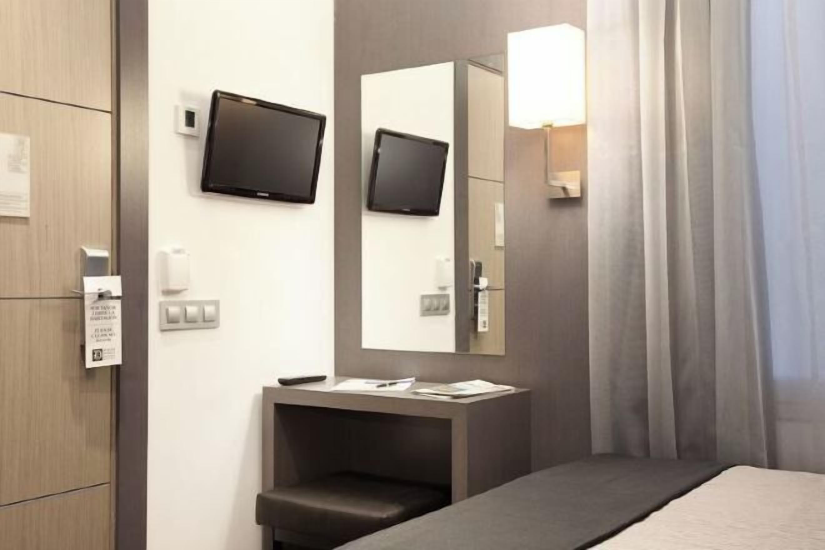 In-room safe, desk, laptop workspace, soundproofing