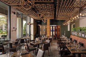 2 bars/lounges - Epicurean Hotel, Autograph Collection (Tampa)