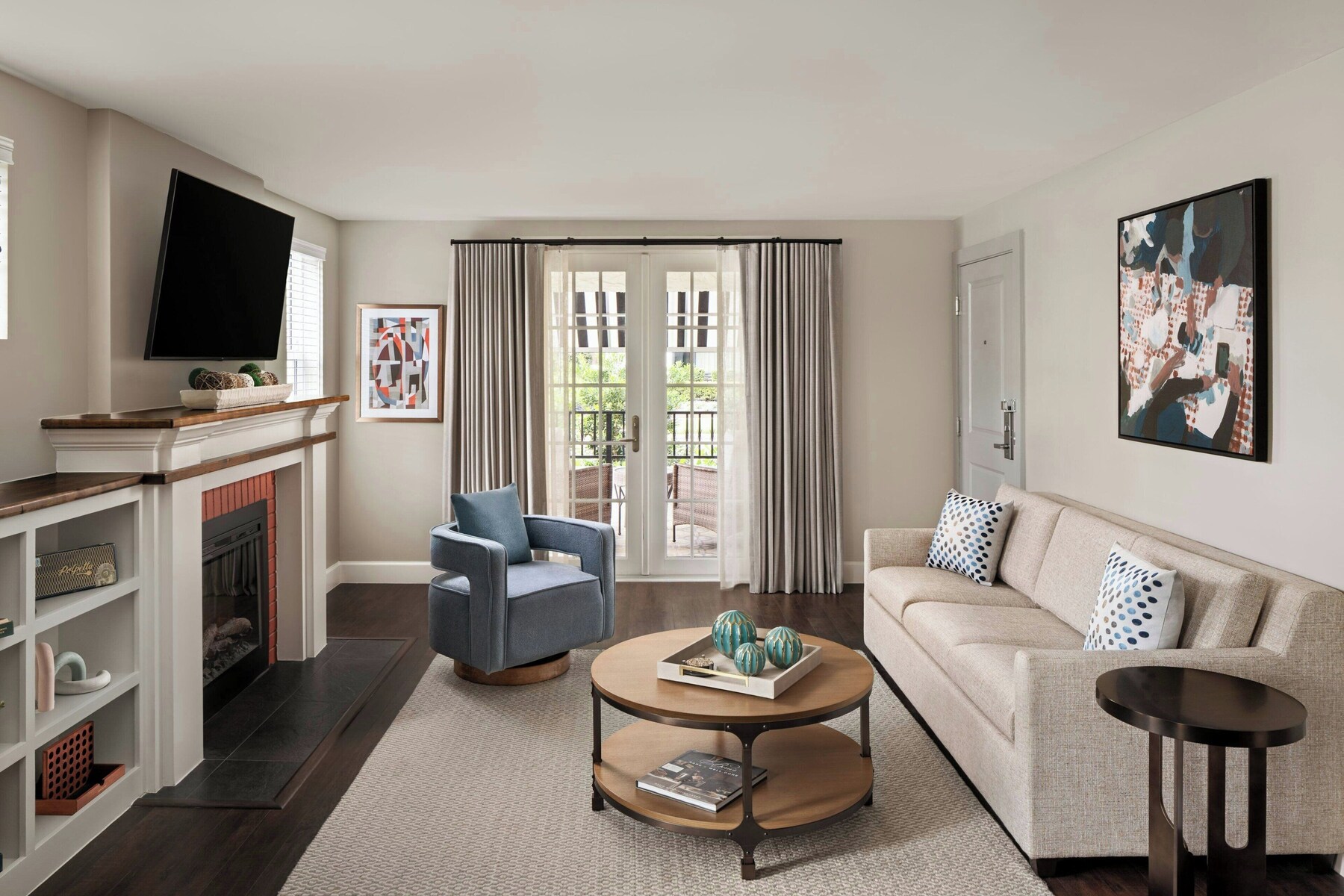 Suite, 1 Bedroom | Living room | 42-inch flat-screen TV with cable channels, TV