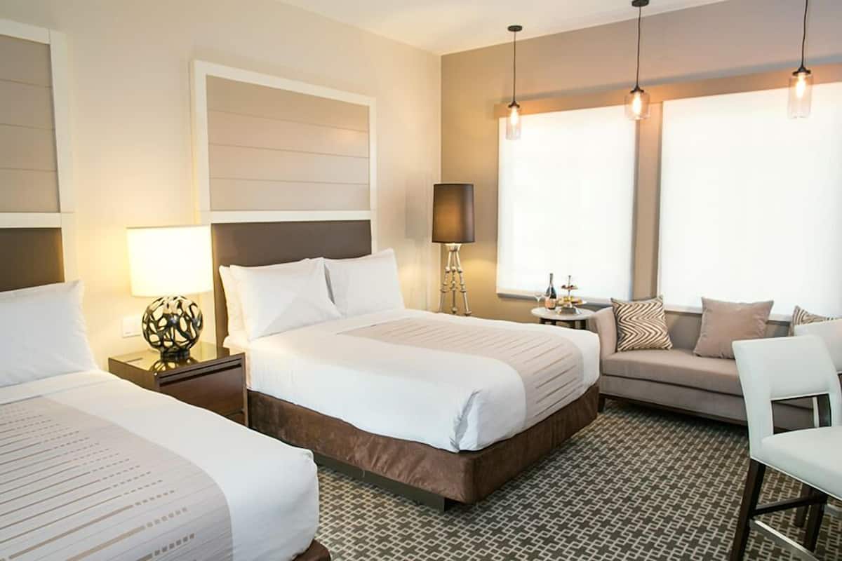 Minibar, in-room safe, desk, iron/ironing board