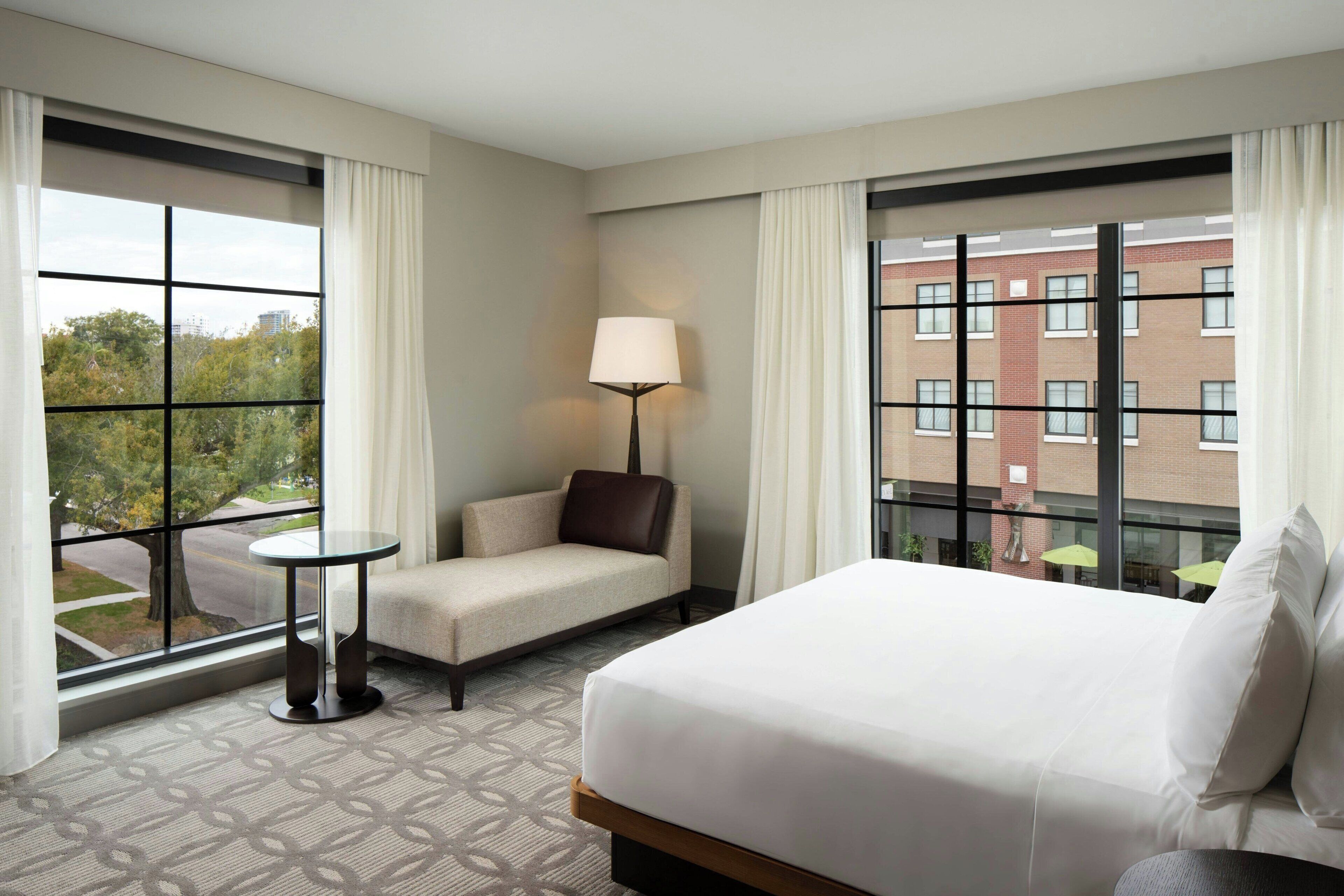 suite, 1 bedroom, non smoking | 1 bedroom, minibar, in-room safe, desk