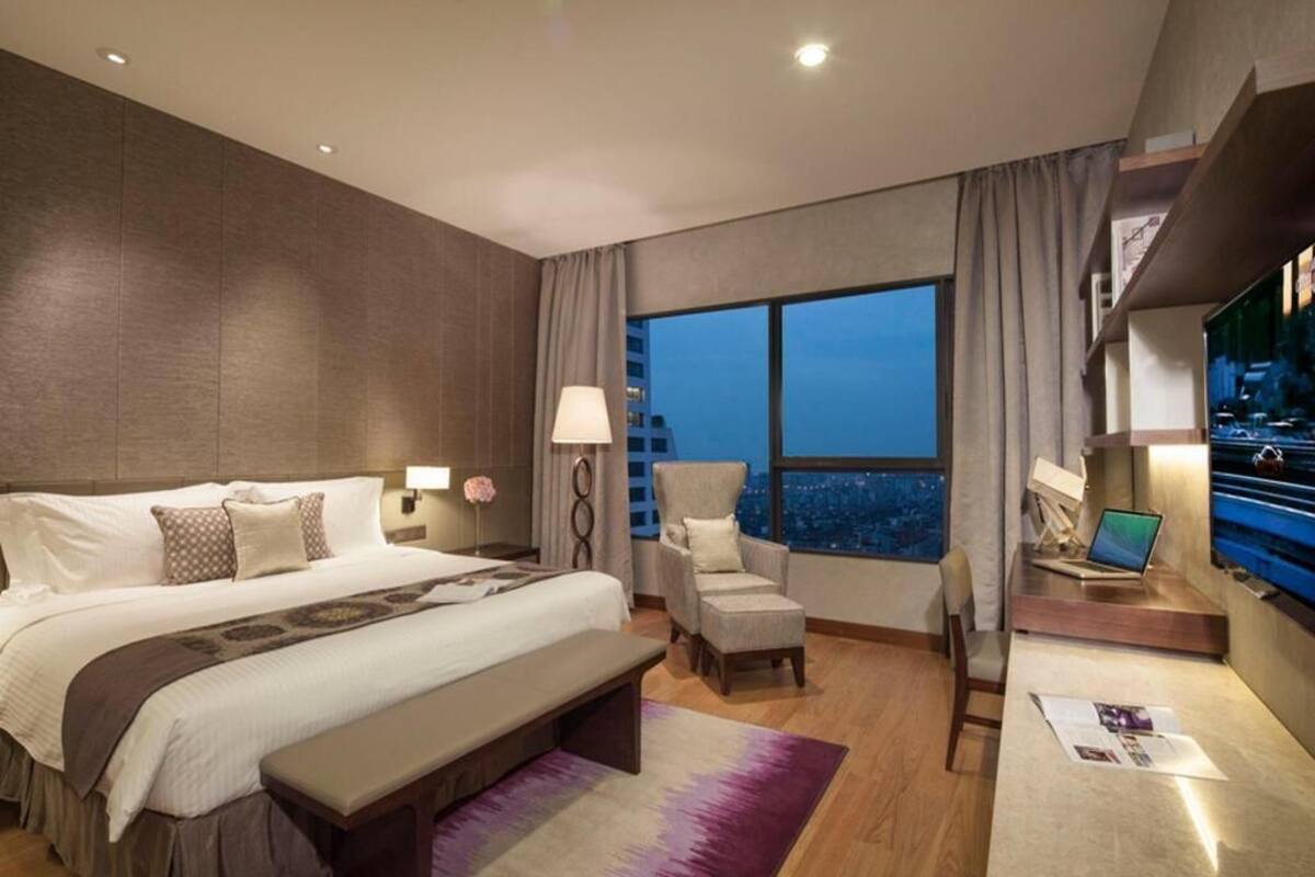 1 bedroom, down comforters, in-room safe, laptop workspace