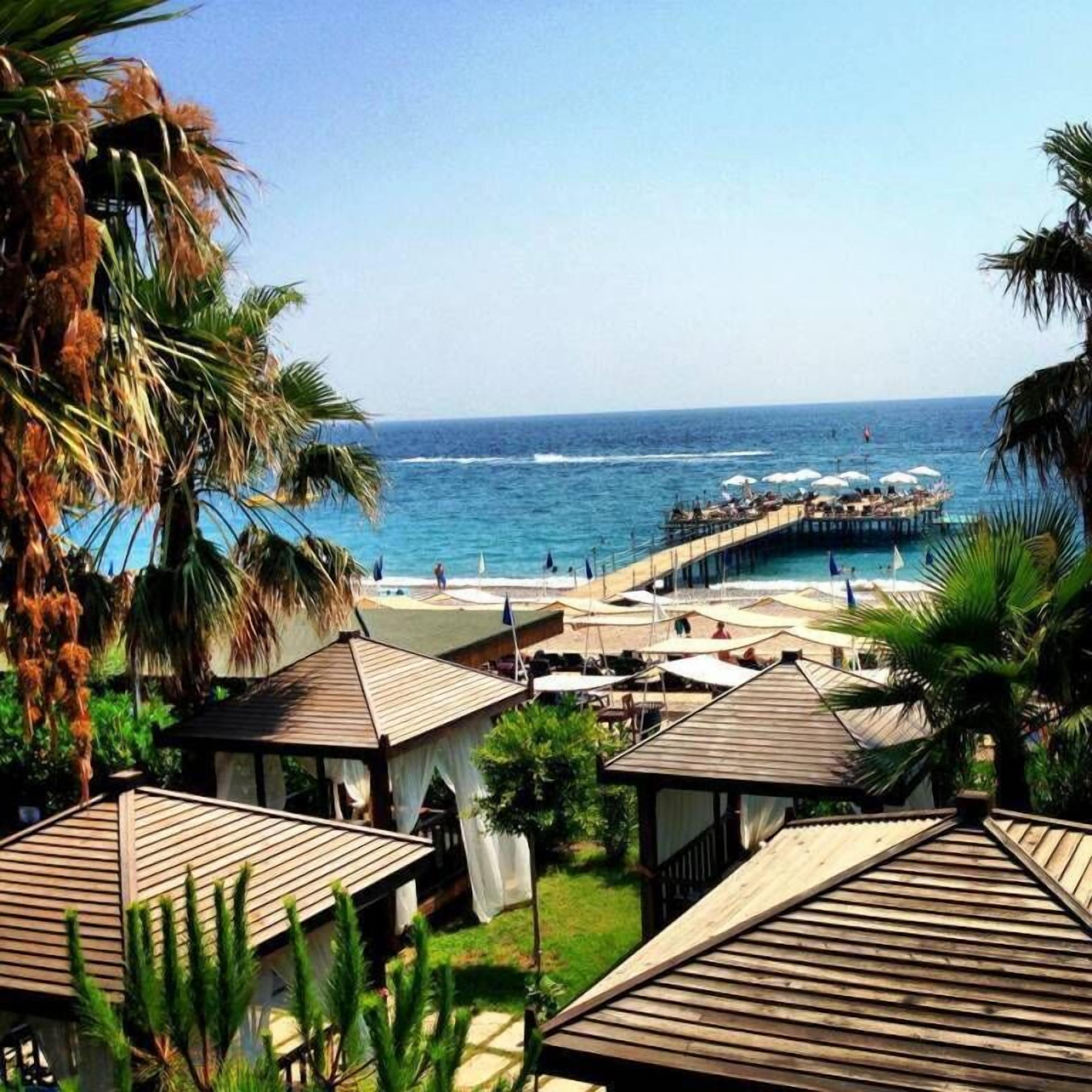 Private beach nearby, free beach cabanas, sun loungers, beach umbrellas