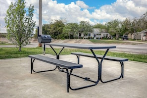 Property amenity - Super 8 by Wyndham Karnes City (Karnes City)