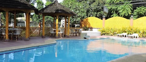 Outdoor pool, pool umbrellas
