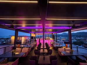 Restaurant - Hotel XYZ (Tacloban)