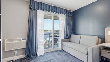 Standard Room, 1 King Bed, Balcony, Harbor View (Third Floor) | Desk, free WiFi, bed sheets