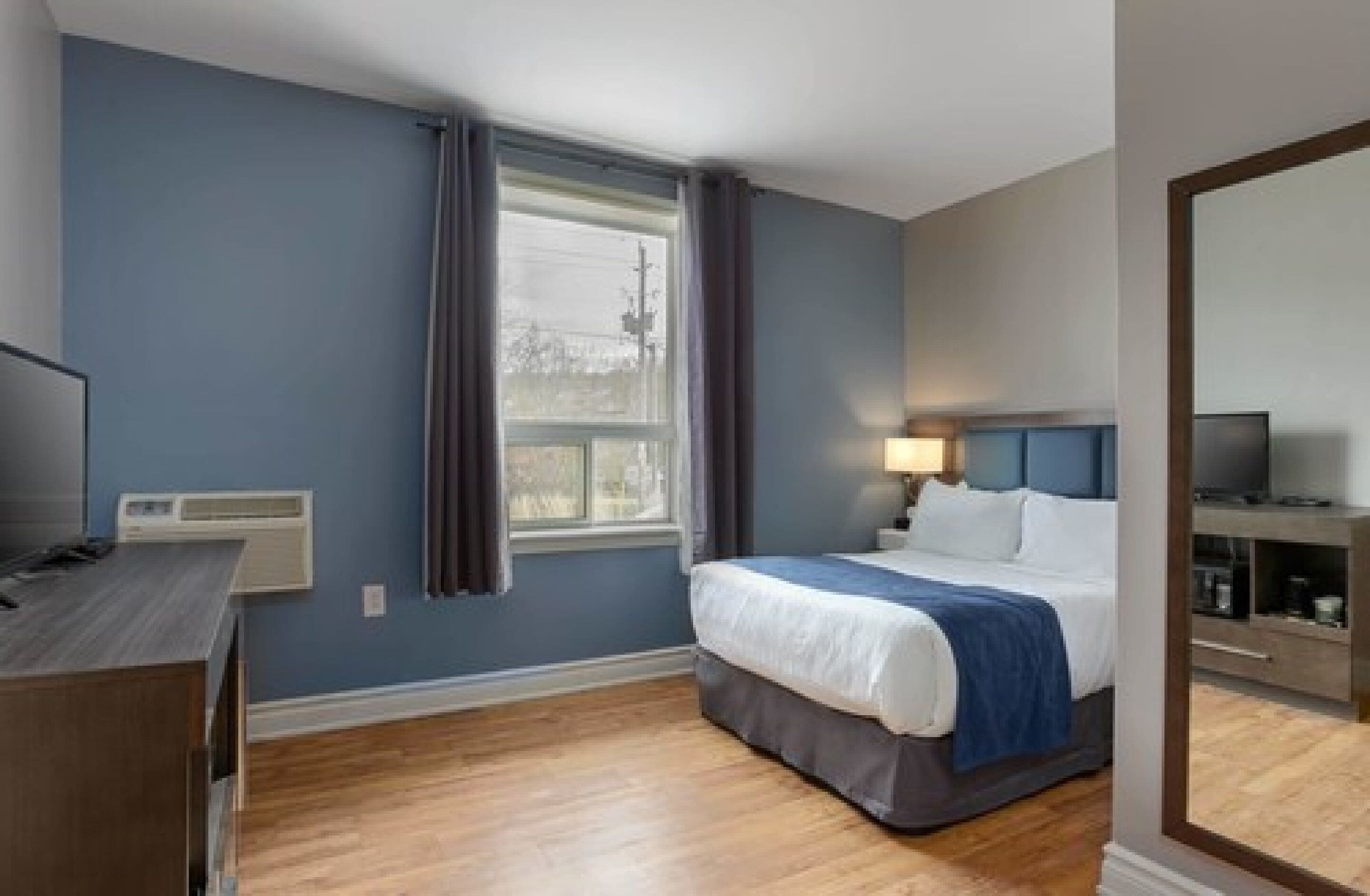 standard room, 1 double bed, ground floor | desk, free wifi, bed sheets