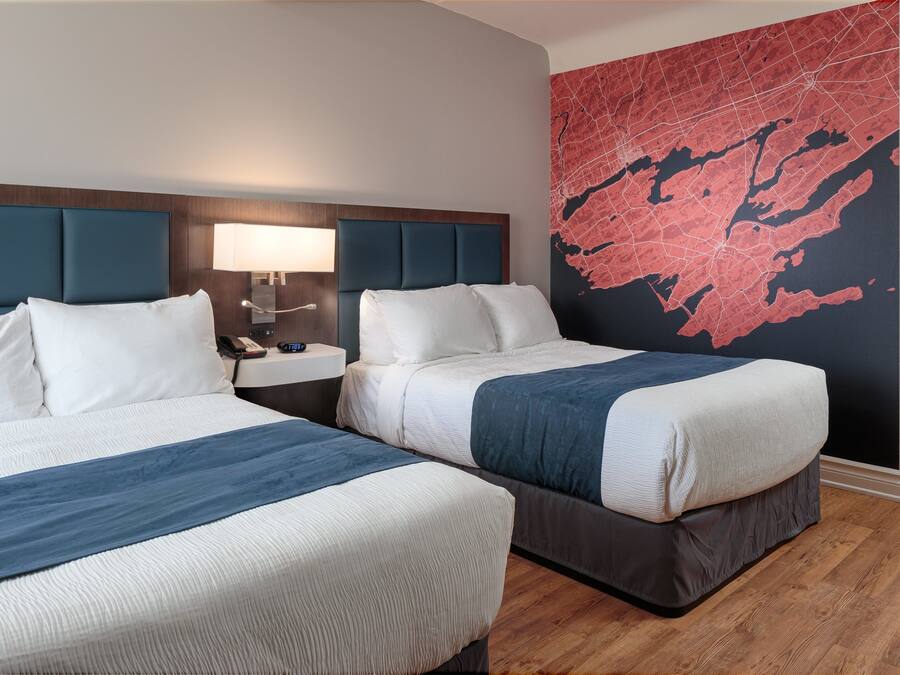 Escritorio, wifi gratis y ropa de cama