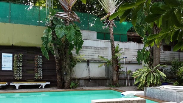 Imagen sin descripción, 1 de 20, botón