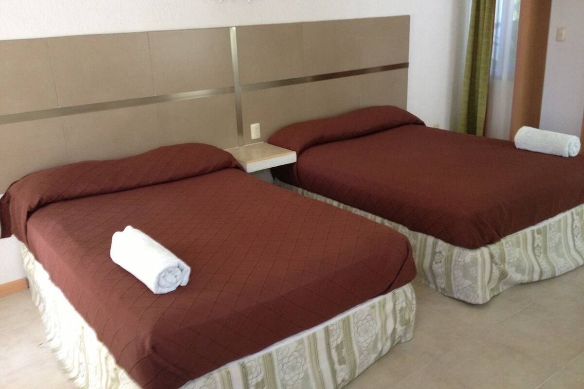 Habitación doble estándar | 1 habitación, ropa de cama de alta calidad, escritorio y ropa de cama 