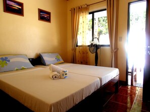 Bungalow | Soundproofing, free WiFi, bed sheets - Blue Corals Beach Resort (Daanbantayan)