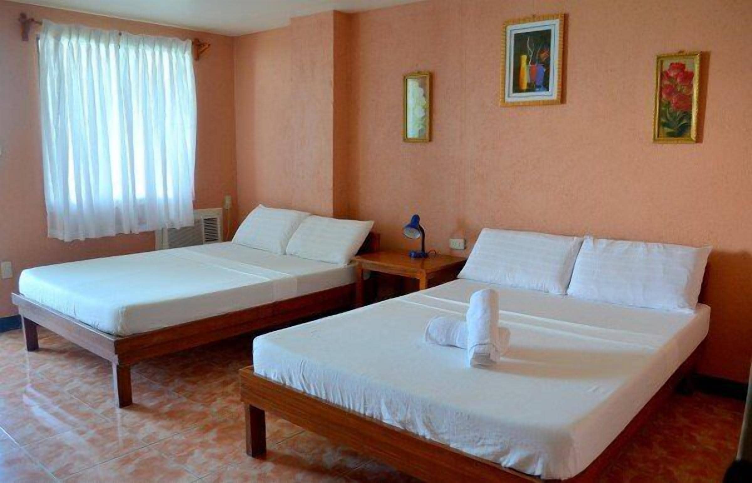 Soundproofing, free WiFi, bed sheets