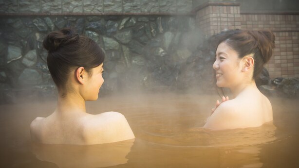 Sauna, bañera de hidromasaje, fuentes de agua termal o mineral 