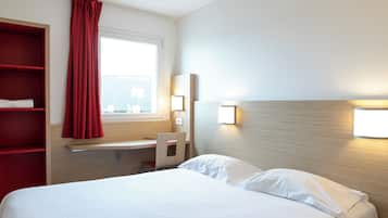 Bureau, espace de travail pour ordinateur portable, rideaux occultants